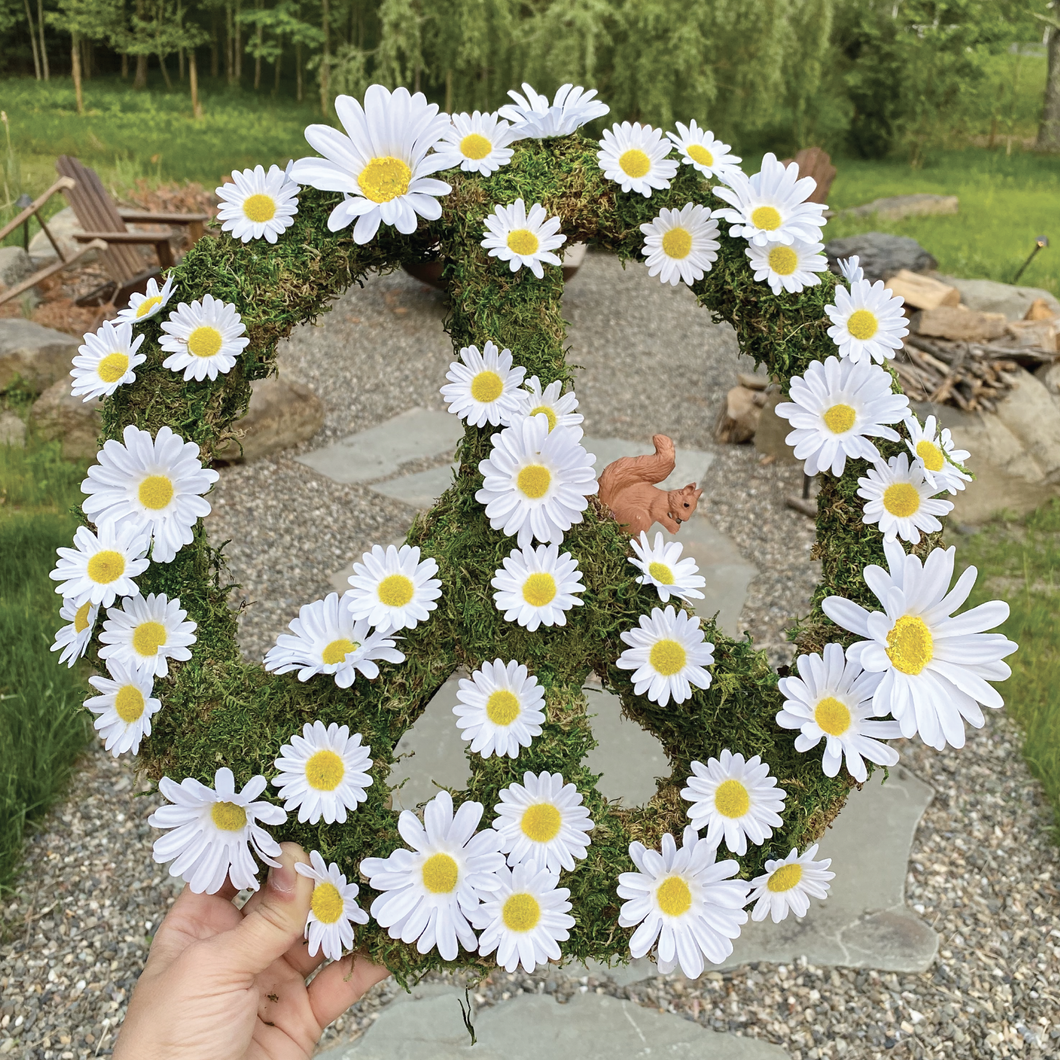 Daisy Peace Wreath - 15