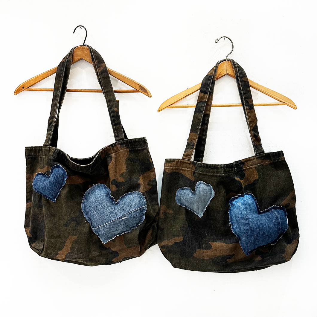 HATCH-MADE Puffy Heart Camouflage Tote Bag